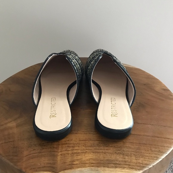 🌟LAST ONE🌟Restricted Black Mules|Textured Woven - Picture 8 of 9
